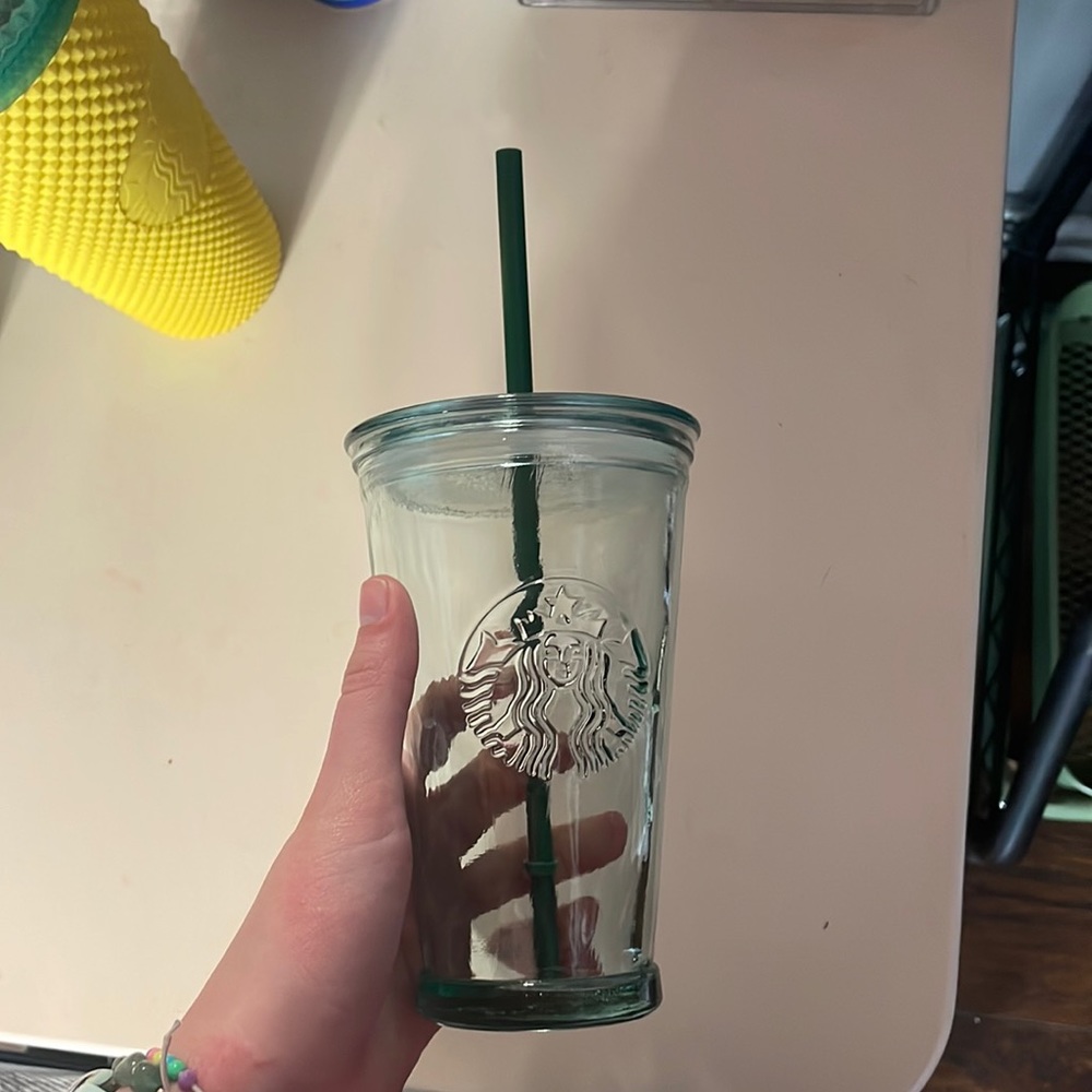 clear grande starbucks cup